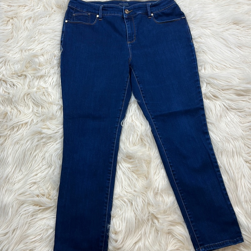 Chico's 2 (Medium/ 12/14)  Women  "the Platinum Jeggings". EUC